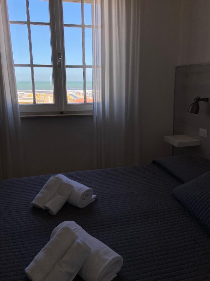Alba Sul Mare Hotel Лидо Ди Камайоре Екстериор снимка