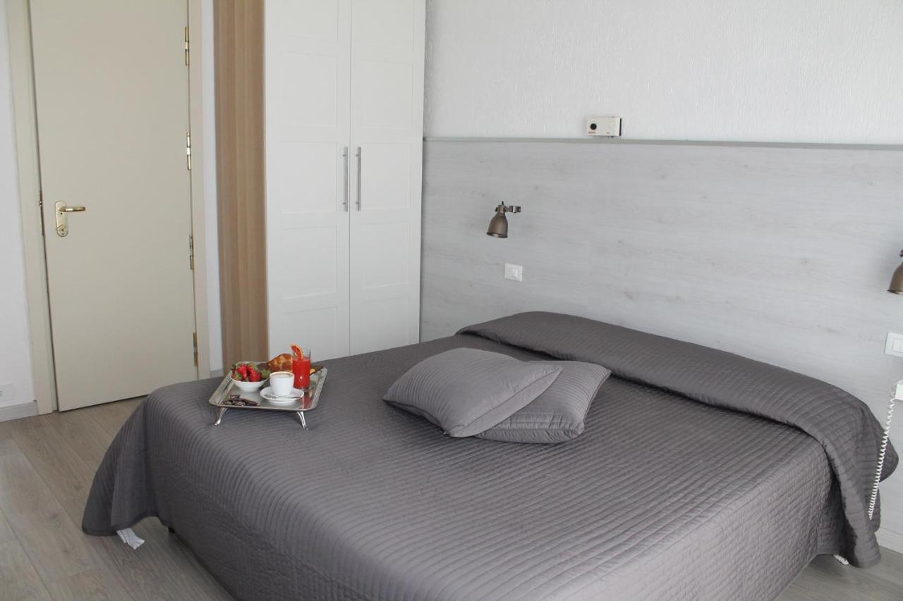 Alba Sul Mare Hotel Лидо Ди Камайоре Екстериор снимка