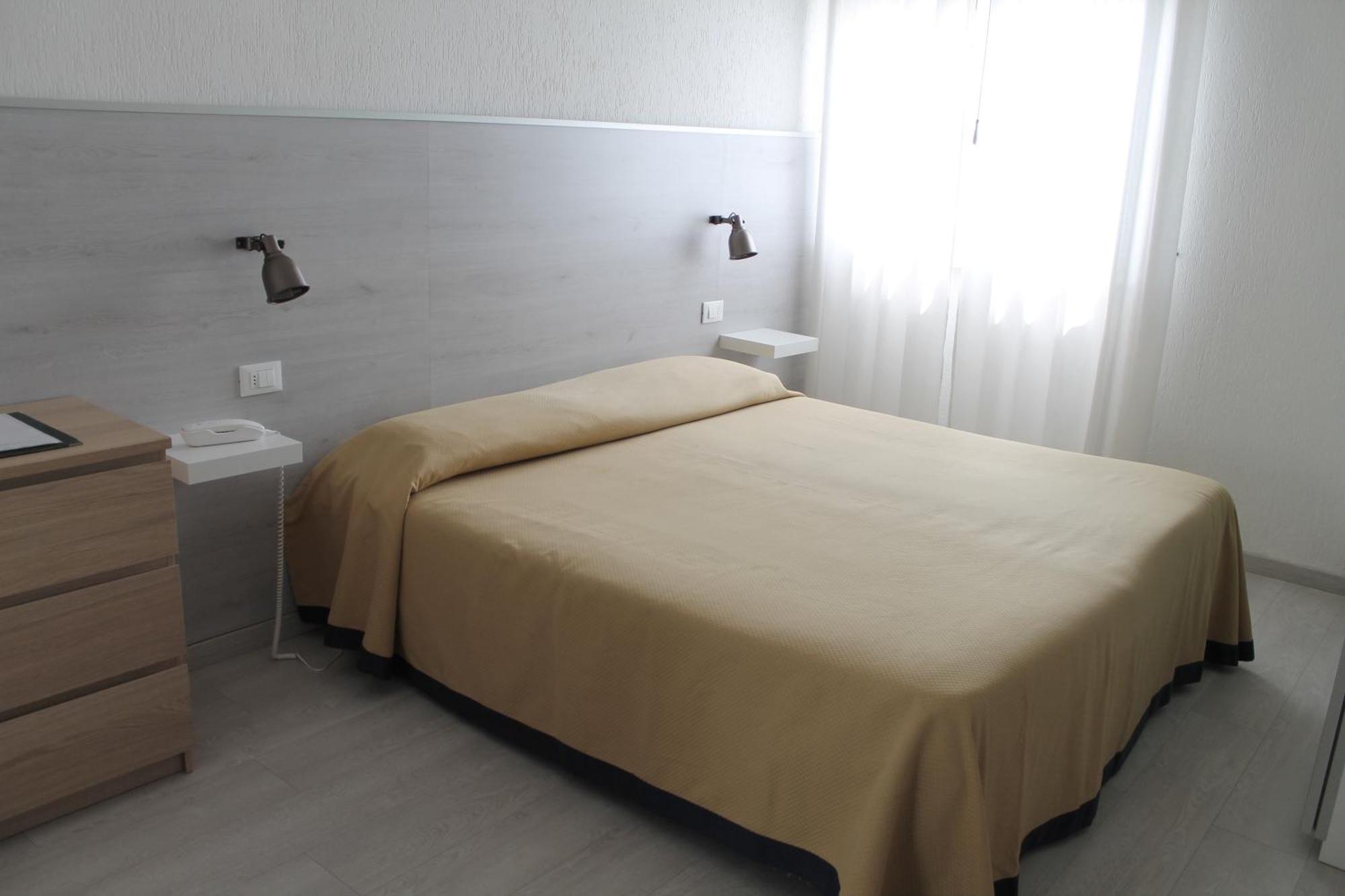 Alba Sul Mare Hotel Лидо Ди Камайоре Стая снимка