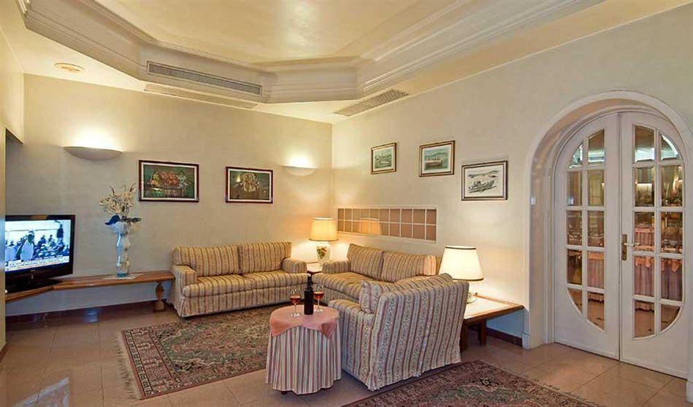 Alba Sul Mare Hotel Лидо Ди Камайоре Екстериор снимка
