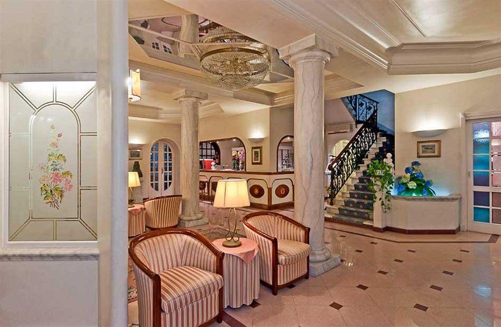 Alba Sul Mare Hotel Лидо Ди Камайоре Екстериор снимка