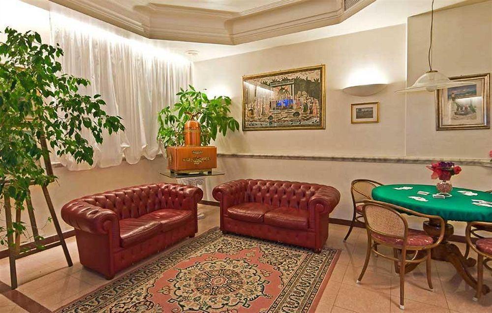 Alba Sul Mare Hotel Лидо Ди Камайоре Екстериор снимка