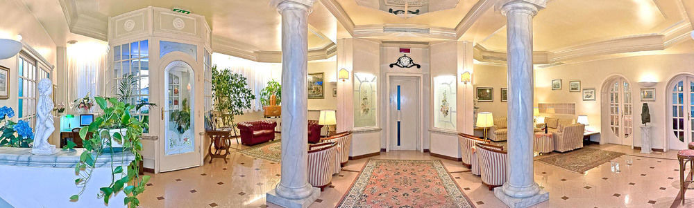 Alba Sul Mare Hotel Лидо Ди Камайоре Екстериор снимка