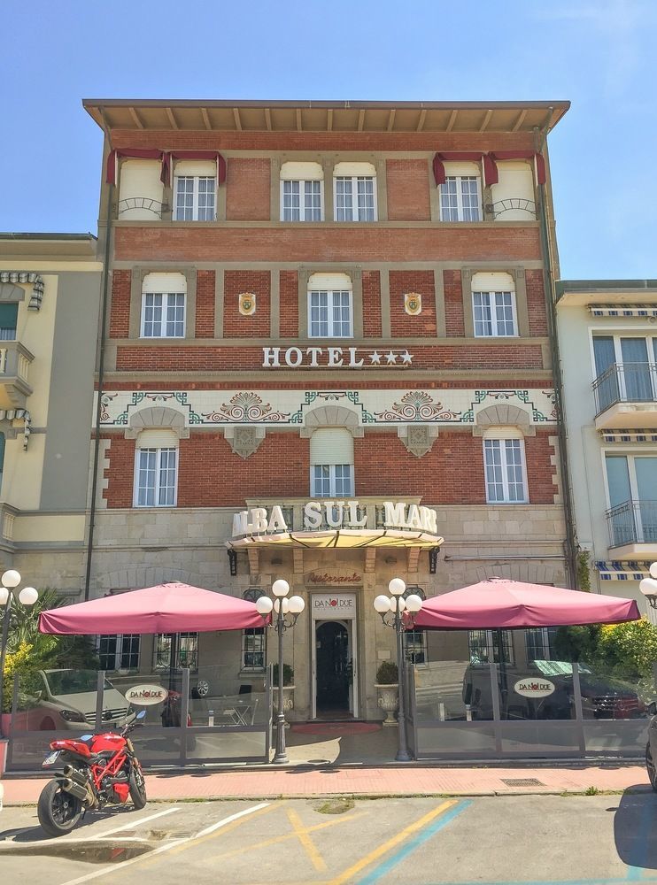 Alba Sul Mare Hotel Лидо Ди Камайоре Екстериор снимка